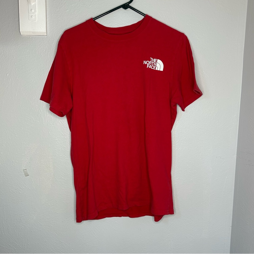 The north face outdoor men’s t shirt camping hiking medium red
